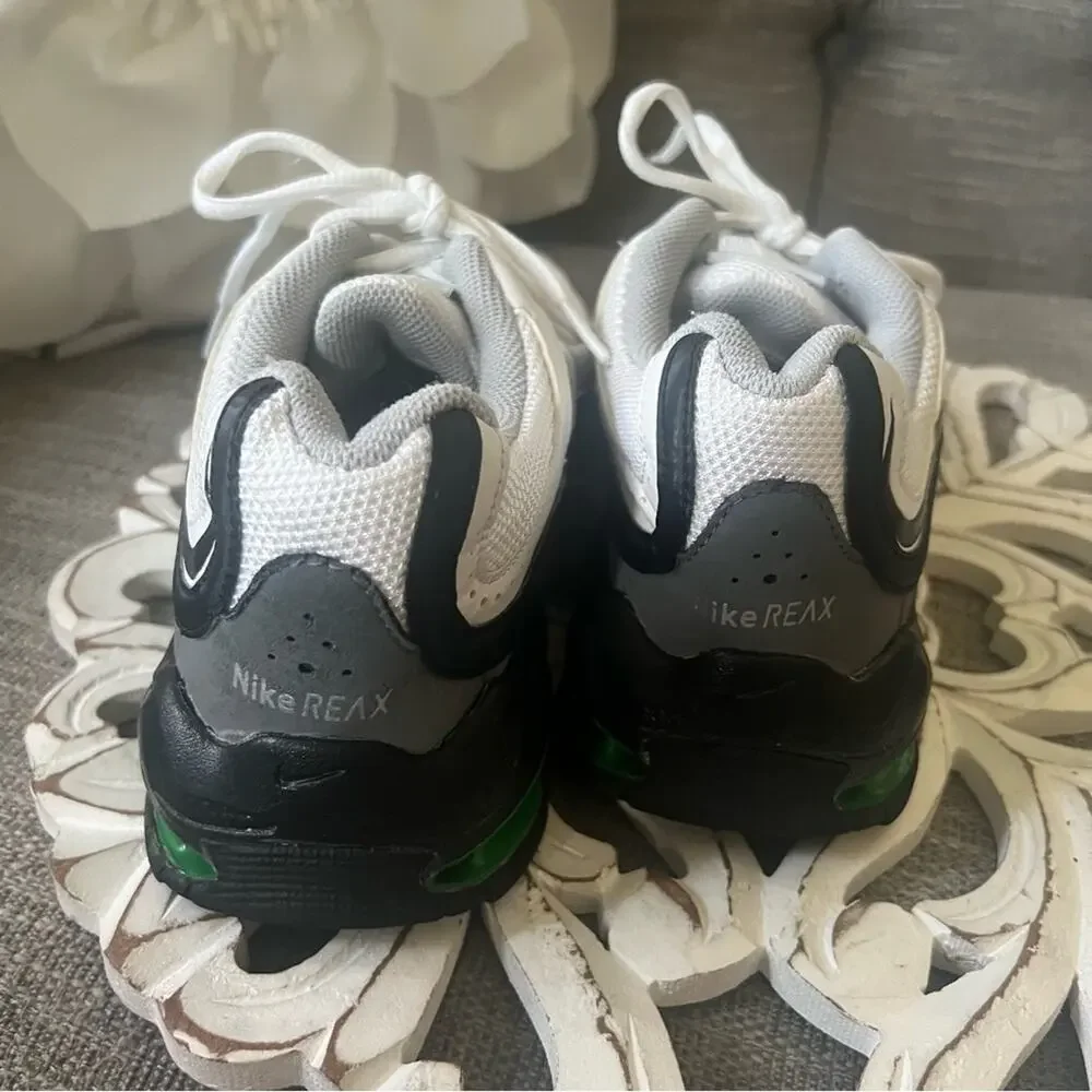 Nike Athletic Shoes Youth 7